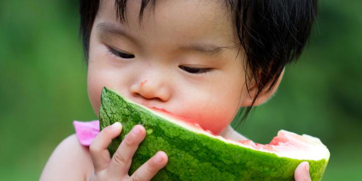 7 tips for raising healthy eaters