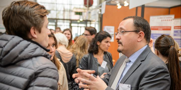 10 Tips to Succeed in a Job Fair