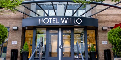 Front entrance on Beatty Street of YWCA's Hotel in downtown Vancouver, Hotel Willo